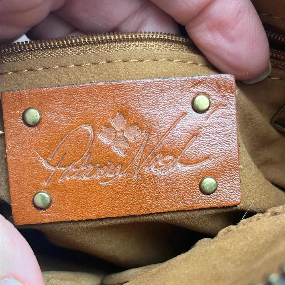 Patricia Nash brown Leather Wristlet - Picture 2 of 14